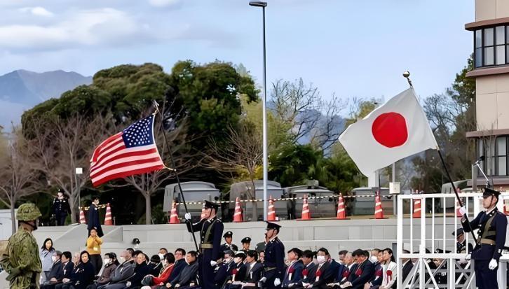 美国又开始薅小弟羊毛，这次直接把日本逼到墙角，强行要求涨军费，目标离谱到吓人，日