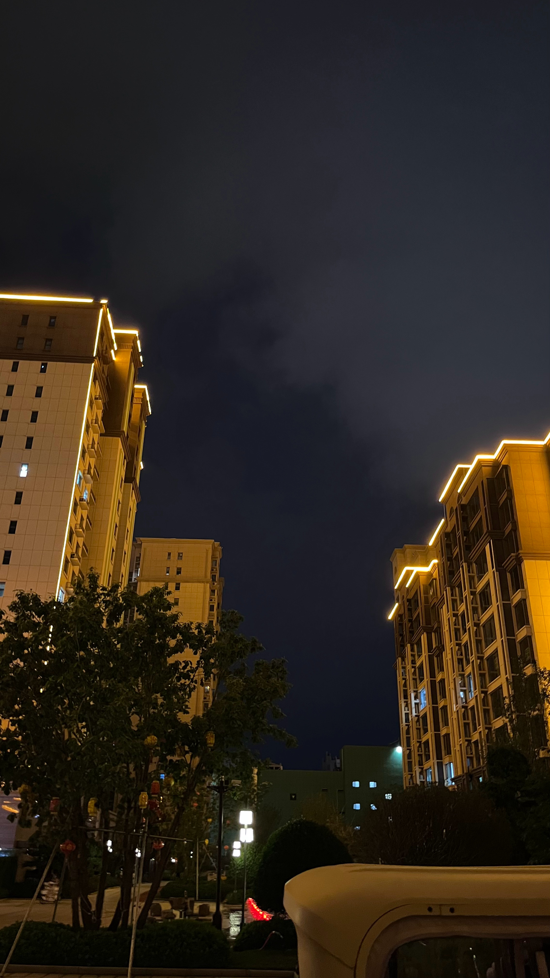 这种天也是没招了 局部降雨 