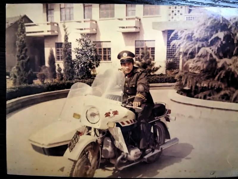 上世纪的1982年6月19日，乌鲁木齐市公安局西北路派出所在全民文明礼貌月活动中