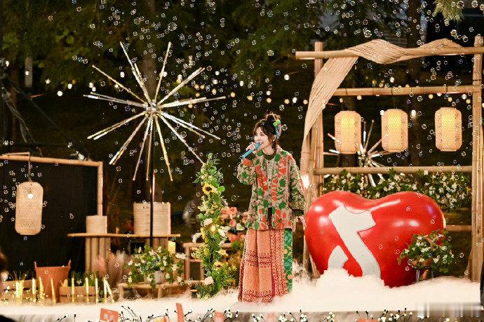 黄雅莉官宣加盟声生不息华流季 惊喜值拉满！好久没在音综舞台见到黄雅莉，她那极具辨