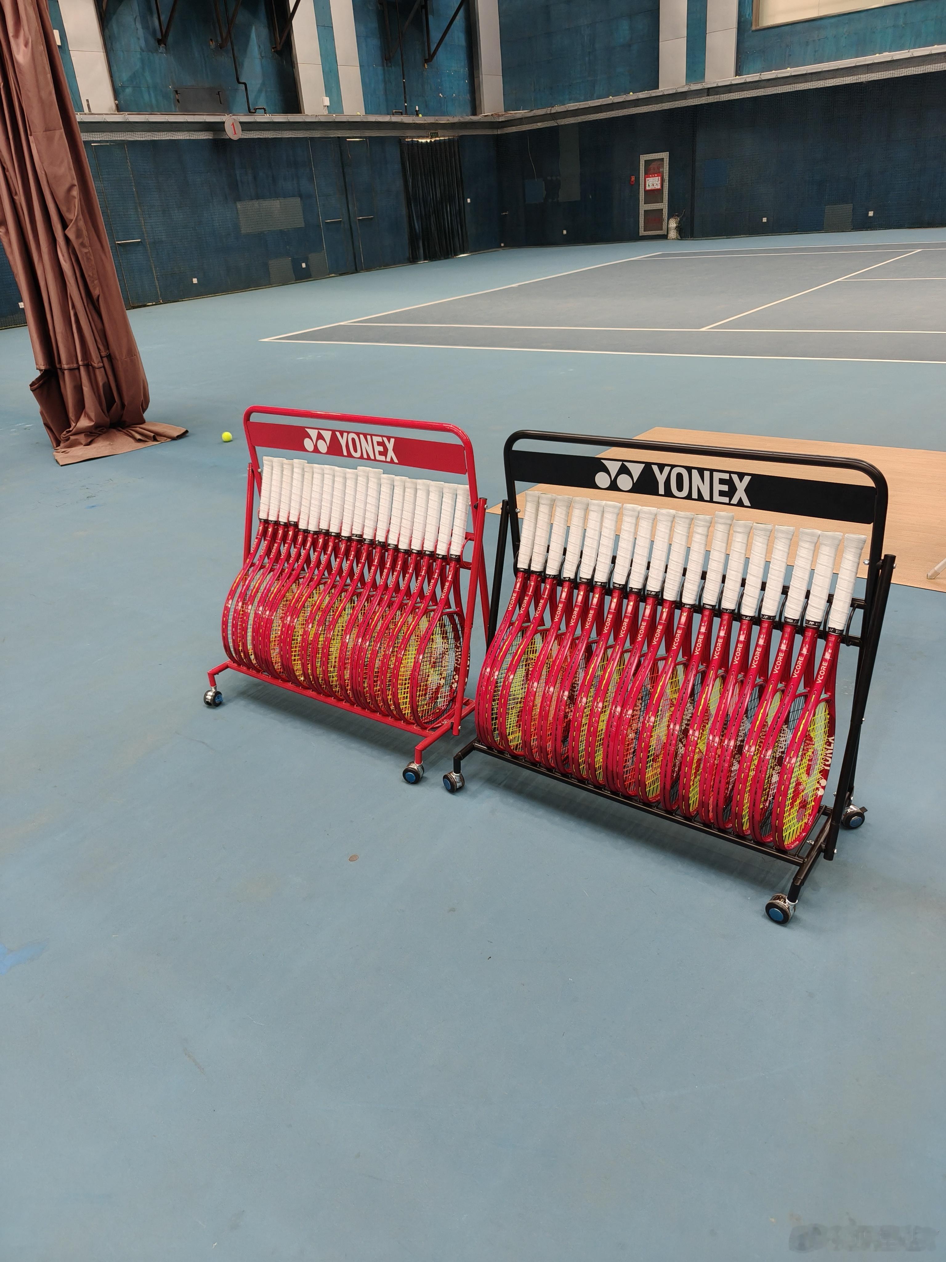 今日第一练在朝体中心，参加尤尼克斯08VCORE试打会。 