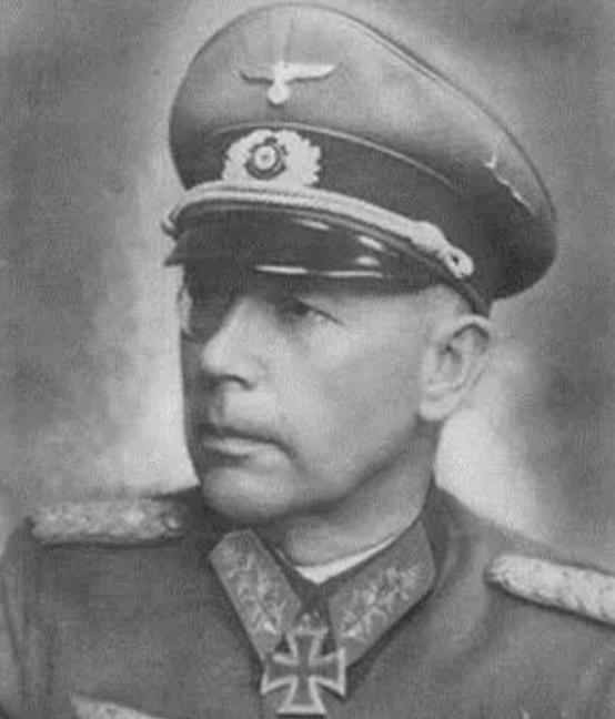 1944年，6万 德军 被十倍之数的 苏联红军 包围，苏军派人去劝降，没曾想，施