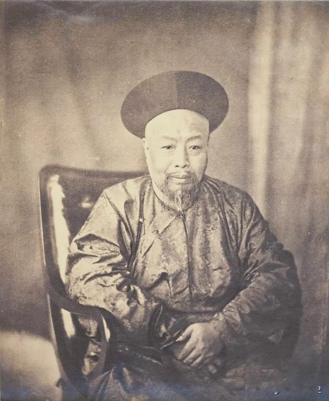 咸丰七年，英法联军猛攻广州城垣。两广总督叶名琛却在“长春仙馆”内焚香扶乩，虔诚叩