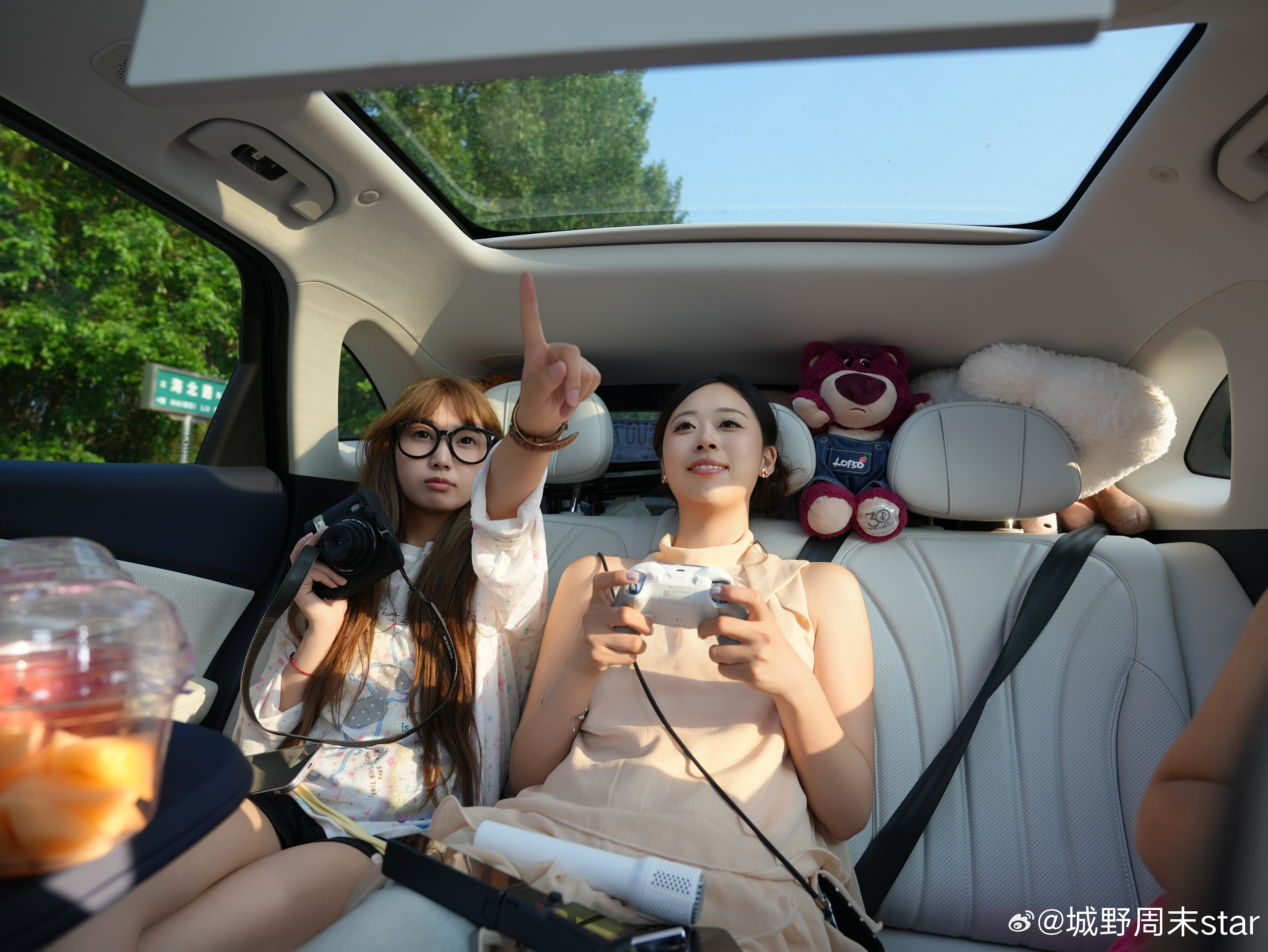 终于明白什么是鲜活的青春，开风云T9L自驾阿那亚一趟这才是真正的毕业最好的礼物。
