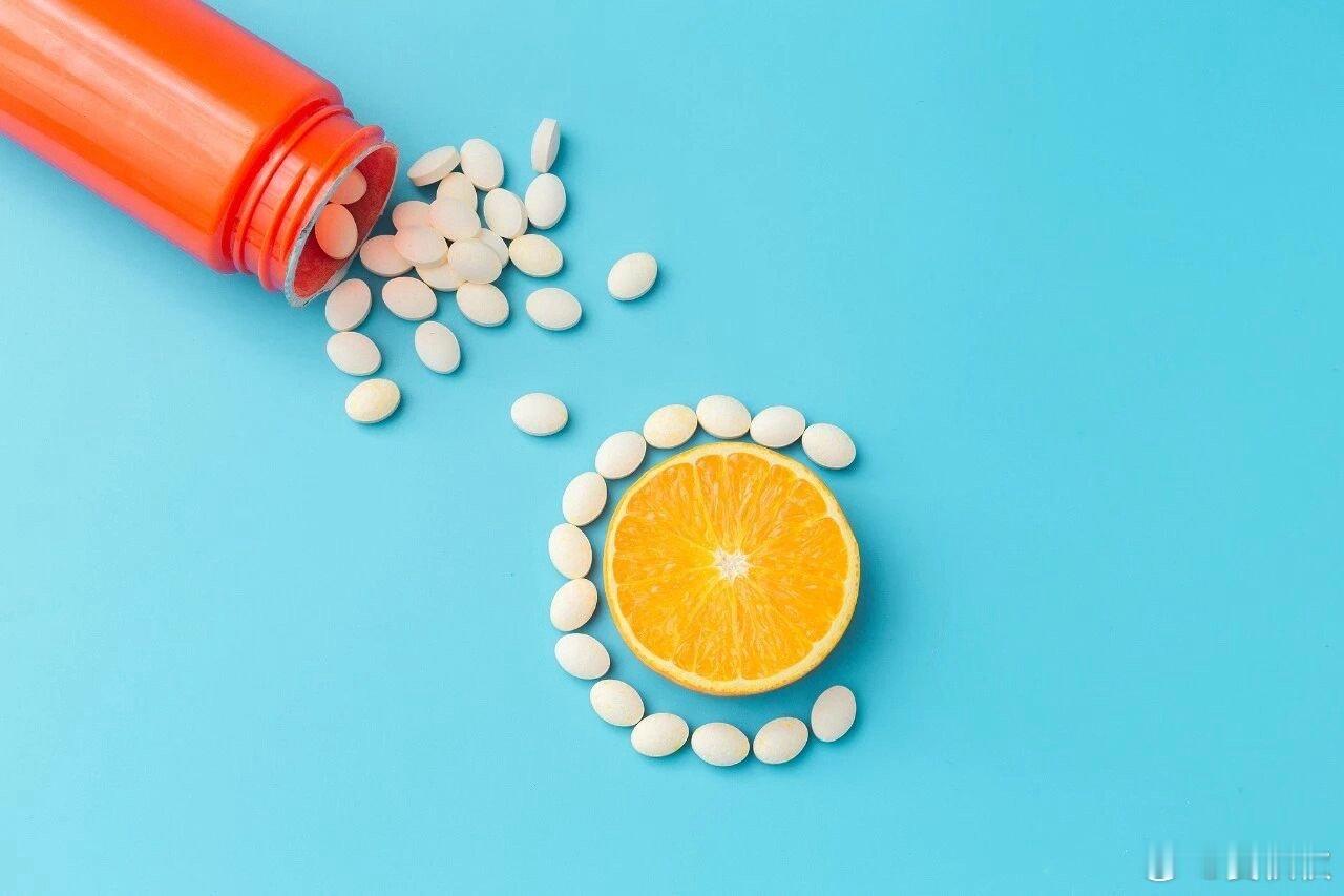 两元维C？百元维C？不少人说，市面上存在不同价格的维生素C。有的只要两元，有的要