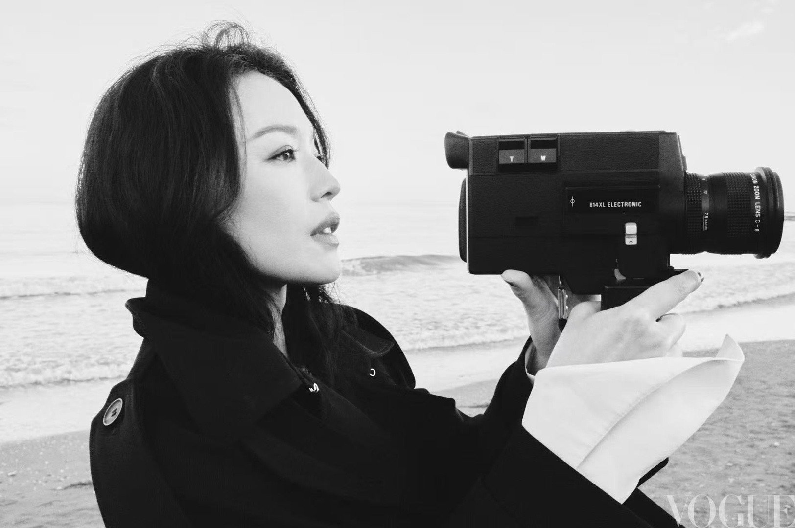 舒淇VOGUE电子刊首位封面人物 快看舒淇，电子刊首封直接被美晕，这时尚表现力我
