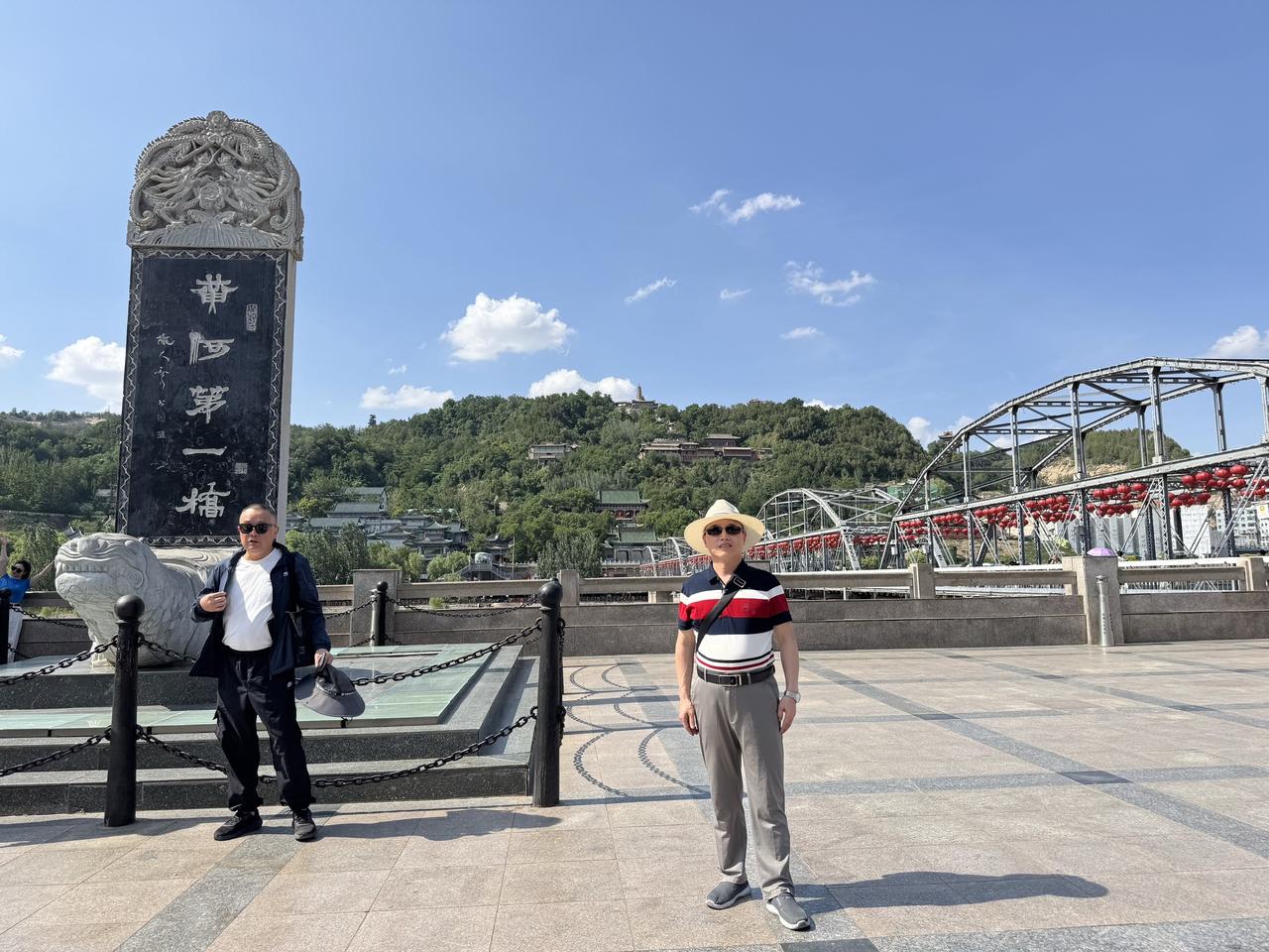 不要在意别人的眼光，别总看着别人的生活，后悔自己的选择，坚持你认为对的，做你自己