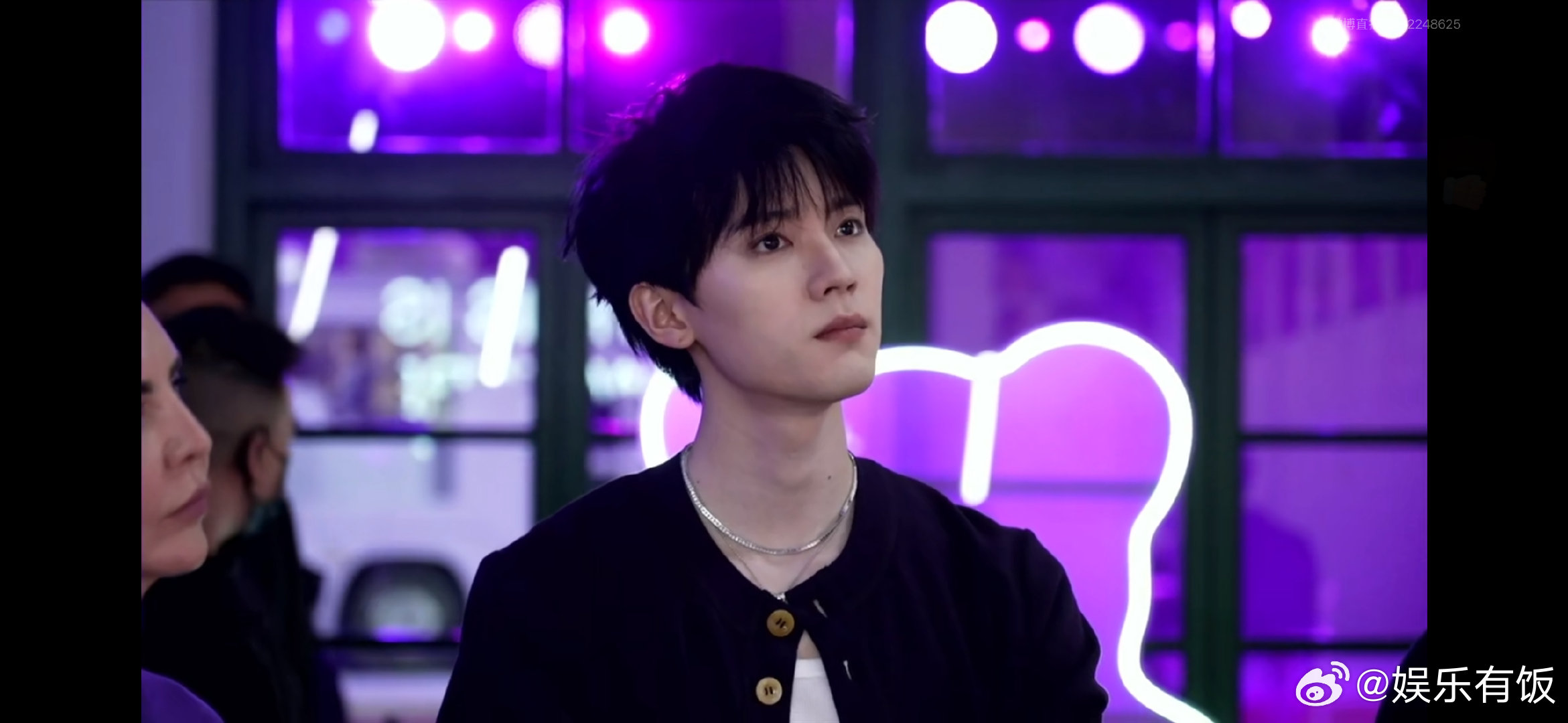 周翊然和偶像乐扣比赛 是谁还不知道周翊然以对手身份和偶像勒克莱尔同台了！1分钟珠