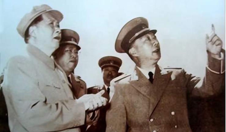 张经武以军委身份发文件后，毛主席当面批评聂荣臻，强调今后不能再擅自以军委名义行动