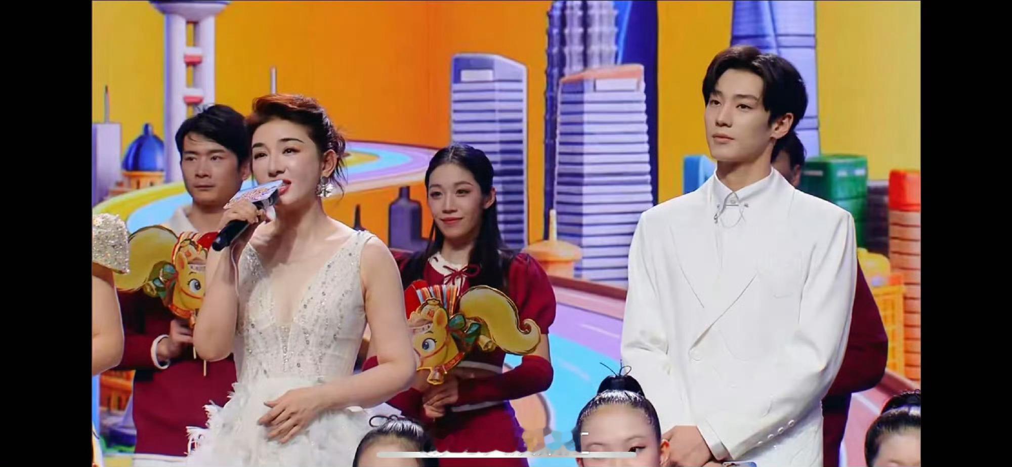 黄奕又解锁新身份 真的太惊喜了！黄奕又解锁新身份，每一次出现都能带来不一样的感动