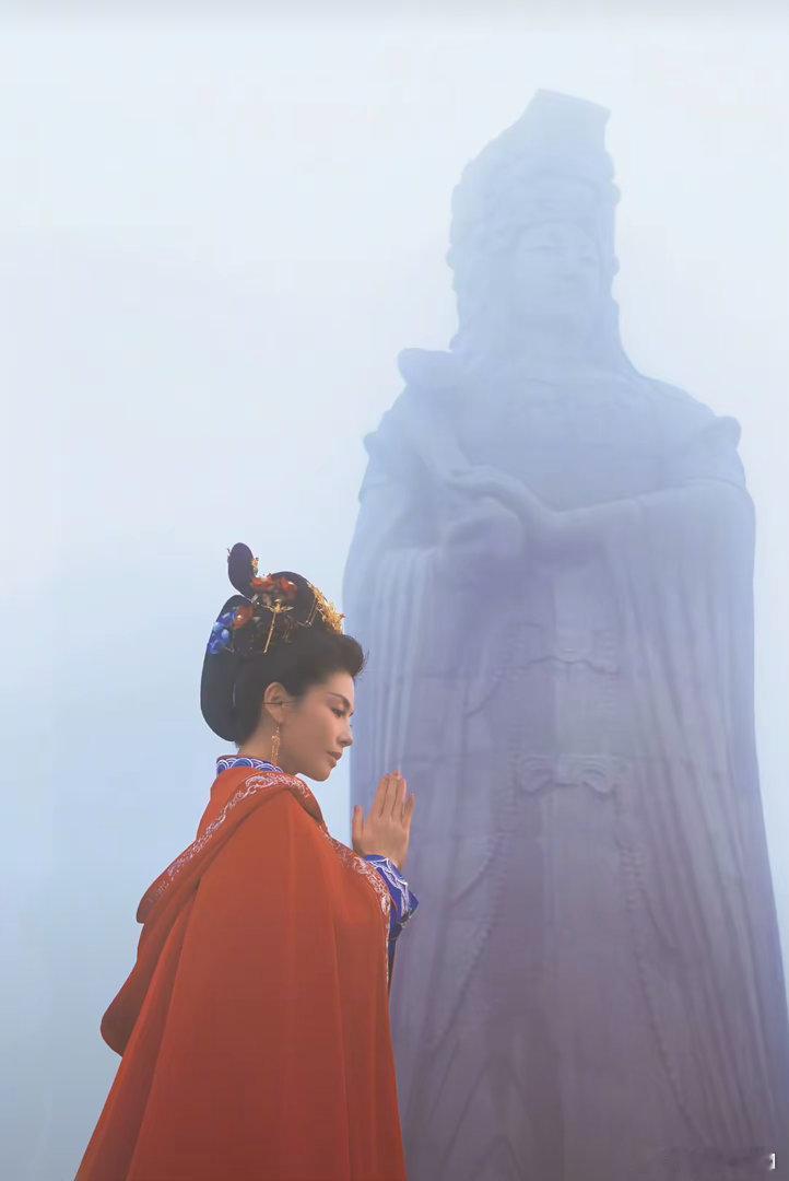 自从我把持仓改成90%稳健，10%弹性，现在对涨跌已经没有感觉了，10%弹性能赚