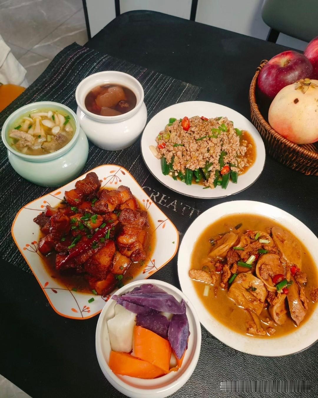 人间烟火，最抚人心！
 
       驱车百公里回到家，一桌热乎的家常饭已经在