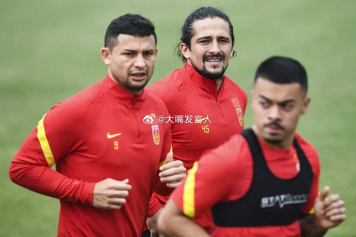 NBA球员李凯尔国籍已改为美国   不意外，归化入中国籍的足球篮球几名运动员，一