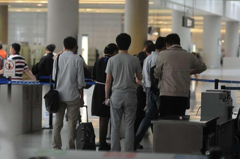 12个小时没正经吃上一顿饭，落地先干等6小时——这届名古屋亚运会，中国队还没上场
