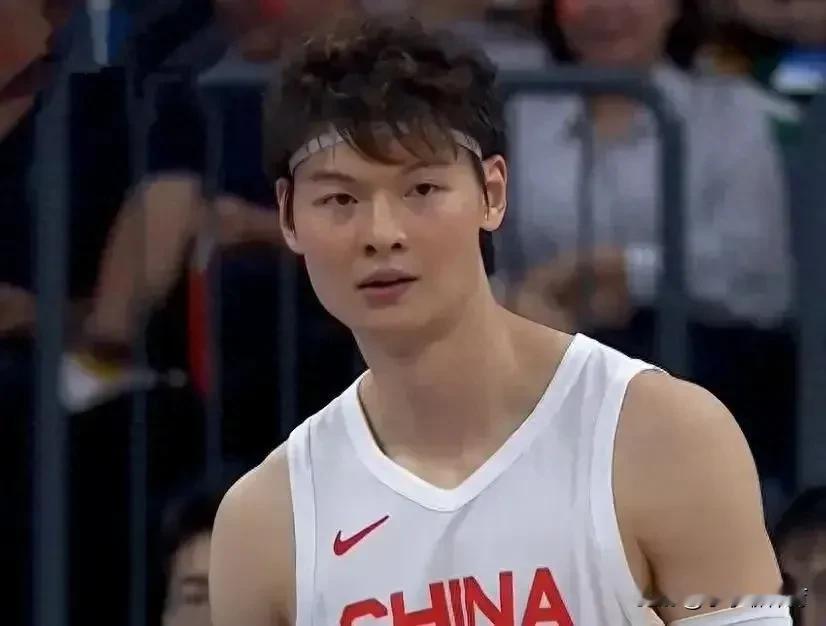季前赛上海男篮83:70大胜江苏男篮暴露的三个不可思议。
其一：两队本场的命中率