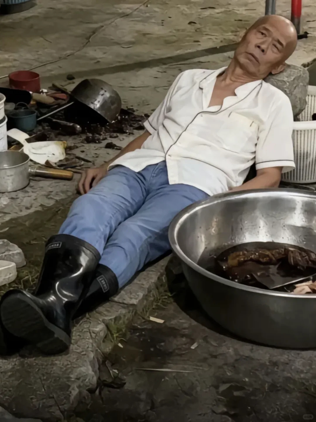 莫氏鸡煲1天赚够1年的钱 年报这种数据看看就好可不能当真啊，1天6万块钱的营业额