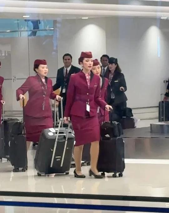 樟宜机场空姐：无关外貌，服务才是王道
在新加坡樟宜机场转机时，彻底打破了我对空乘