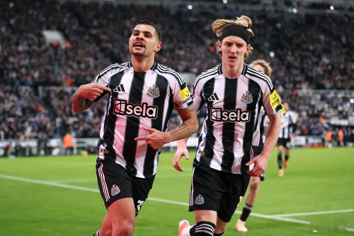 纽卡斯尔 纽卡斯尔本赛季主场控不住局面，被利物浦、阿森纳绝杀，被热刺绝平，这也跟