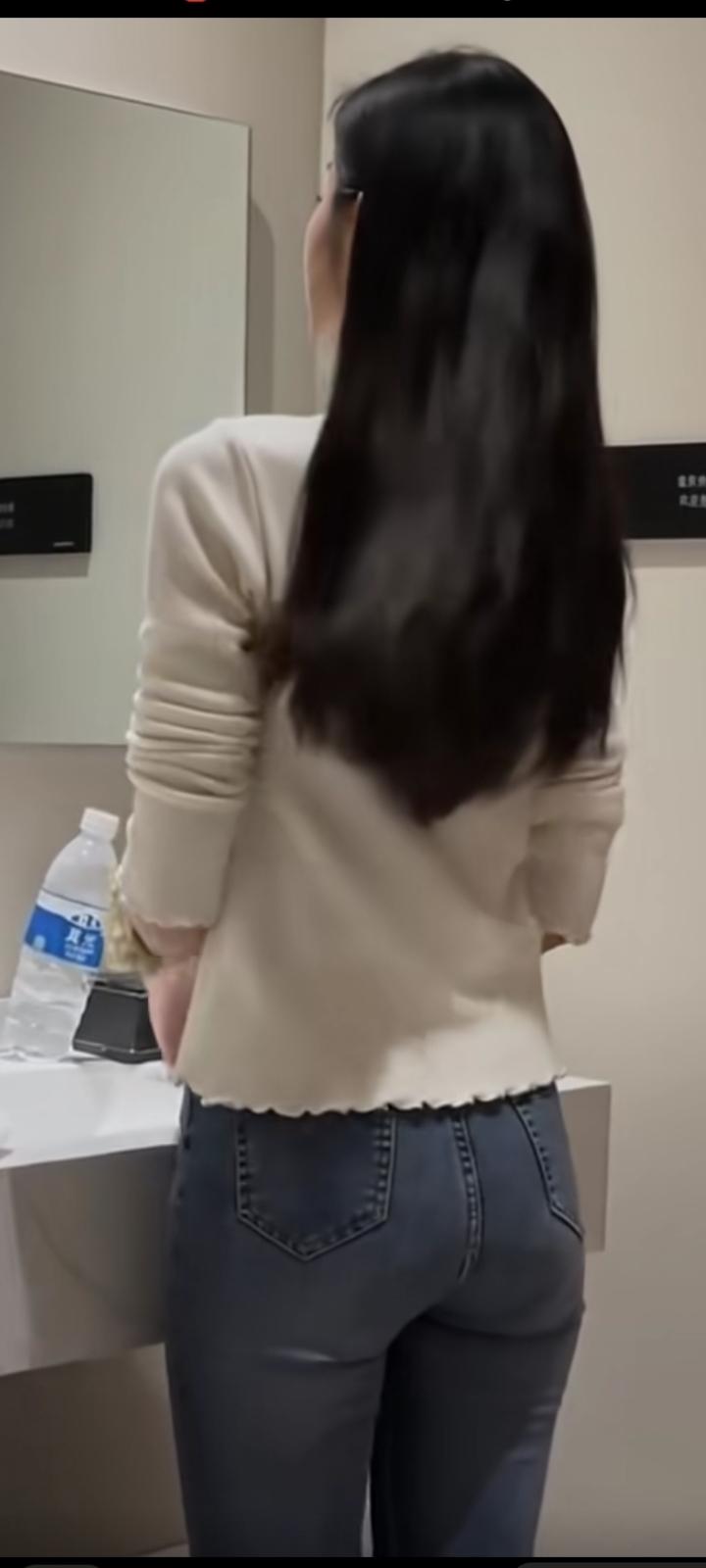 今年春天最想实现的心愿 我觉得现在的我们，就像两棵慢慢靠近的树。根在地下紧紧缠绕