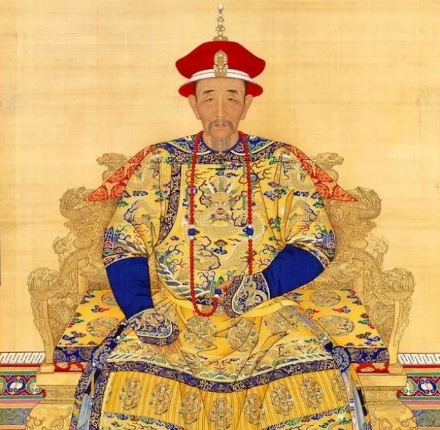 康熙要斩杀重臣，他悄悄对妻子说：快举报我谋反，这样我才能活

权臣纳兰明珠因贪污