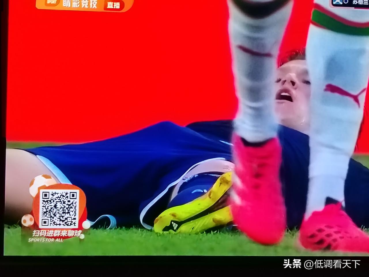摩洛哥和苏格兰比赛观察：
1.苏格兰踢得其实不错，但是可惜就是缺一个临门一脚的人