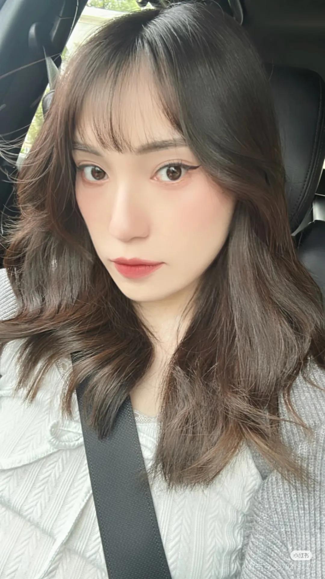 话说香港近几年就推出了许多样靓身材正，气质也相当不错的新晋博主，而Trista就