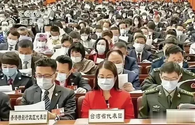 这座位安排真是高啊！左边还是右边，自己选[吐舌][吐舌][允悲][允悲][/cp