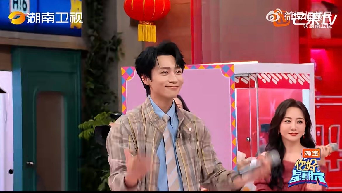 魏晨游刃有余魏大勋匆匆忙忙魏大勋四肢各跳各的 一个是优雅舞蹈家，一个是即兴喜剧人