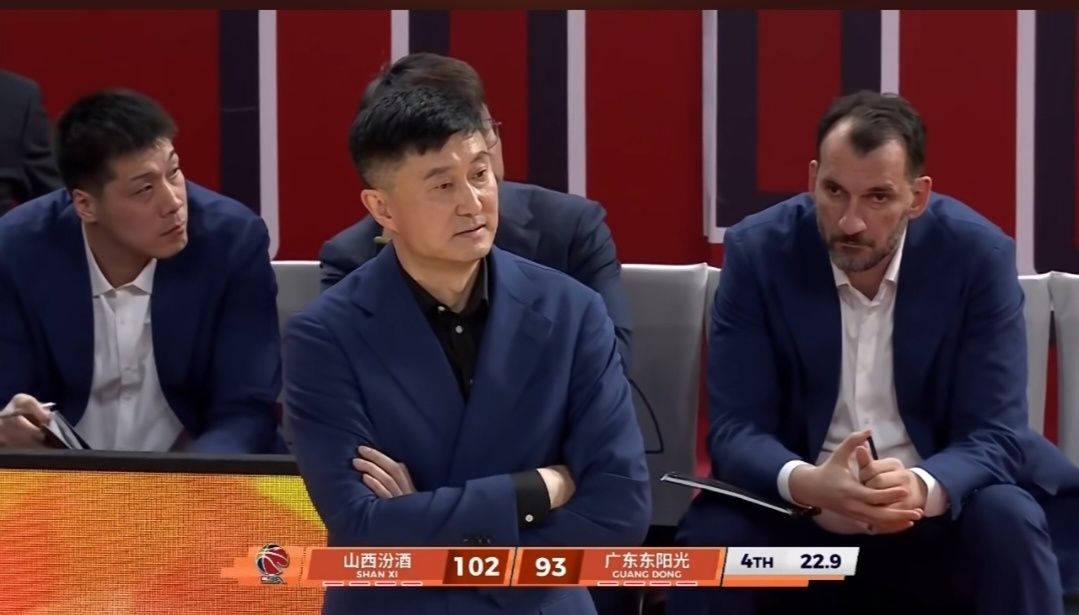 每当辽篮输球心情不好的，你一定要看广东男篮比赛，瞬间心情美丽辽宁男篮辽宁男篮vs