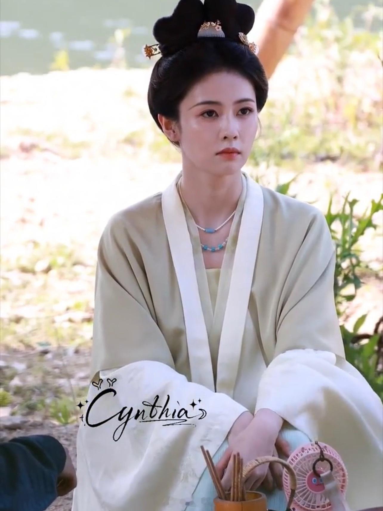 白鹿莫离片场指代拍 哇塞，白鹿在电视剧《莫离》片场的新路透来了，隔着屏幕都能感受