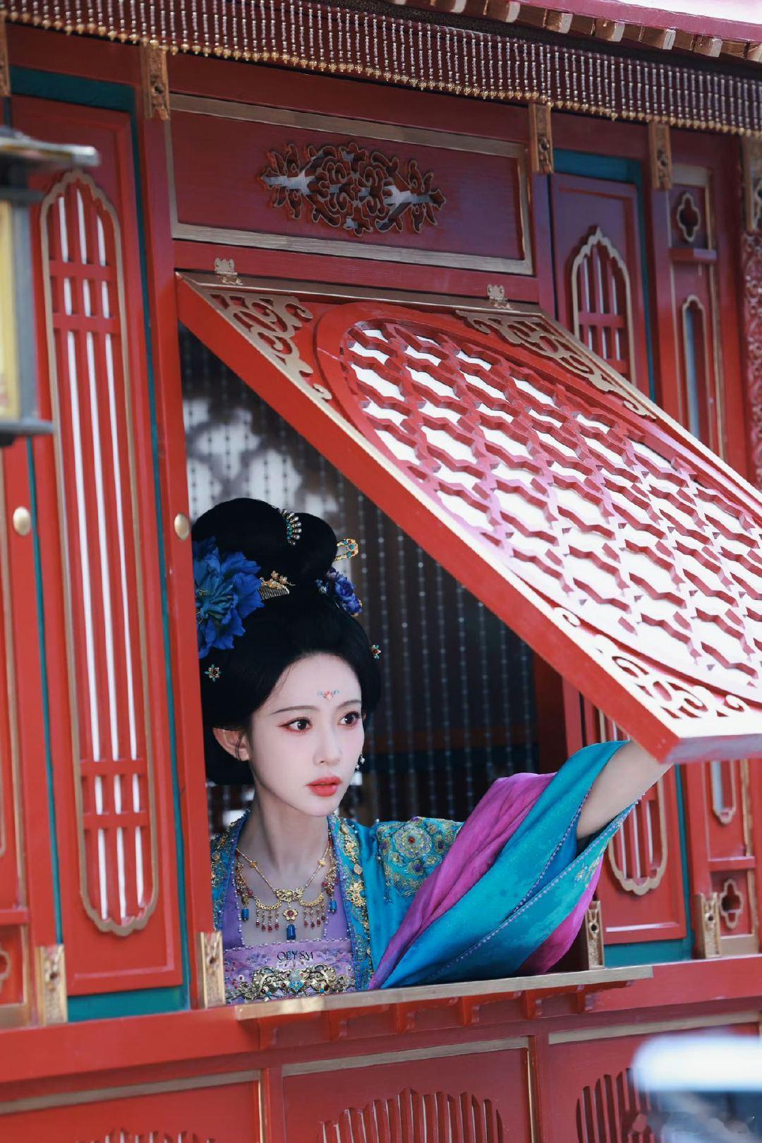孟子义尚公主唐风美学拉满 孟子义新皮肤路透的唐风美学很绝，灵动感也到位，看着像可