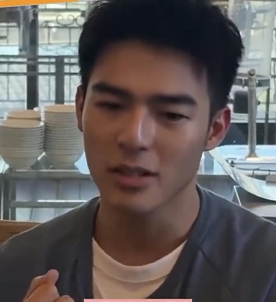 香港娱乐圈终于又出一个真正意义上的帅哥了，七八九十年代香港娱乐中出了很多帅哥。之