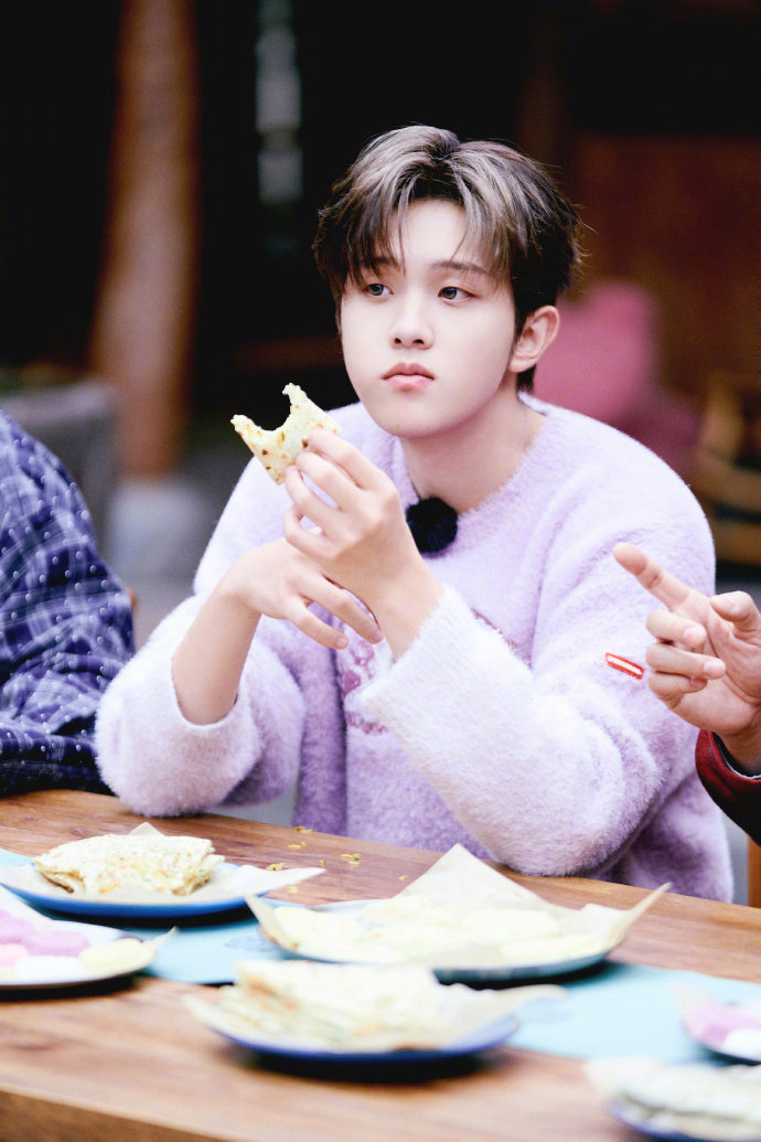 张星特磕磕巴巴闯了很多祸 张星特这波“紧张攻击”我接了！被前辈问到初印象时磕磕巴