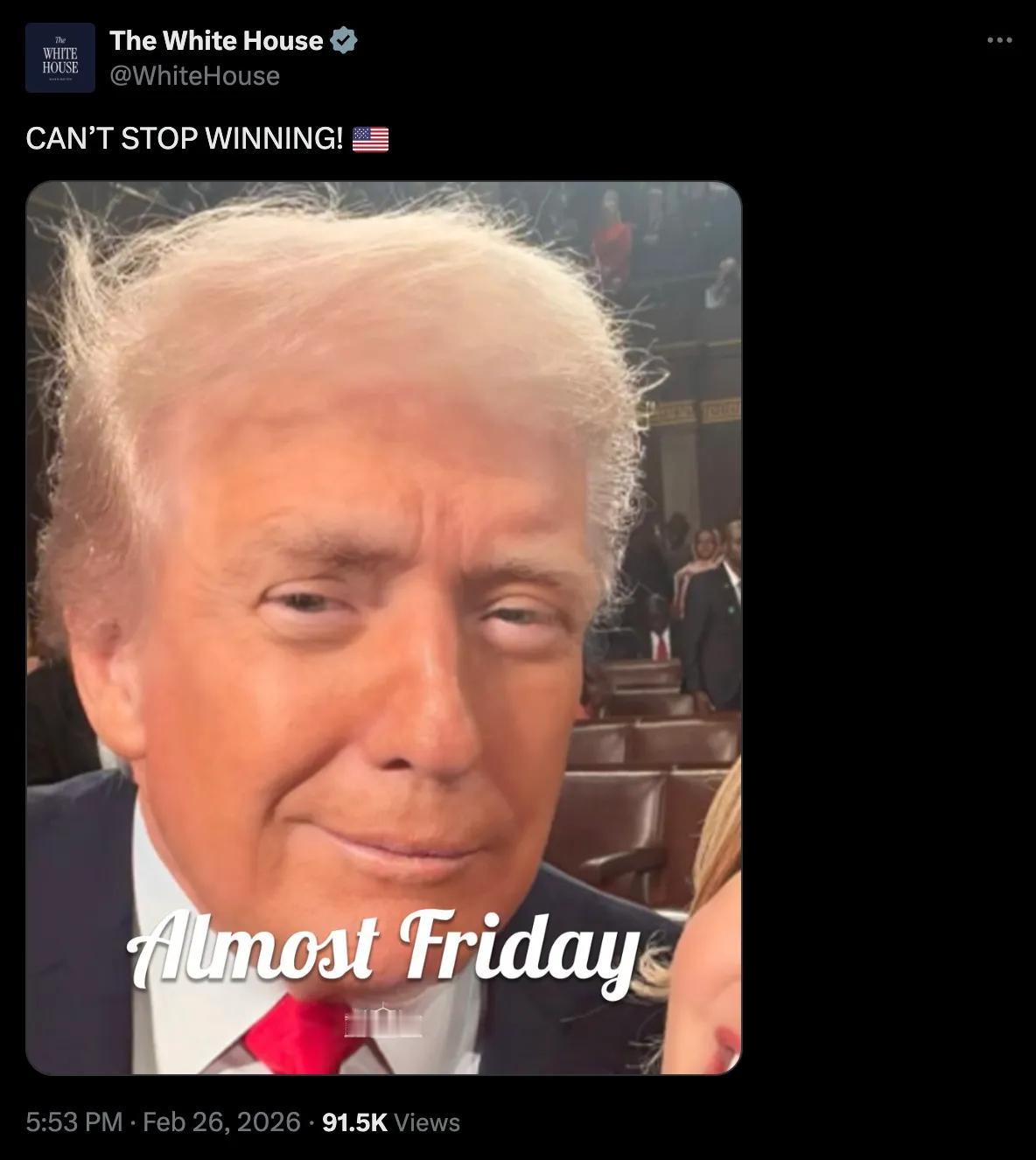 终于周五啦！特朗普一定对这张美颜自拍很满意[大金牙]