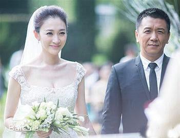 娱乐圈又爆重磅消息！李小冉和徐佳宁的婚姻近况直接引爆全网，让无数网友直呼太意外！