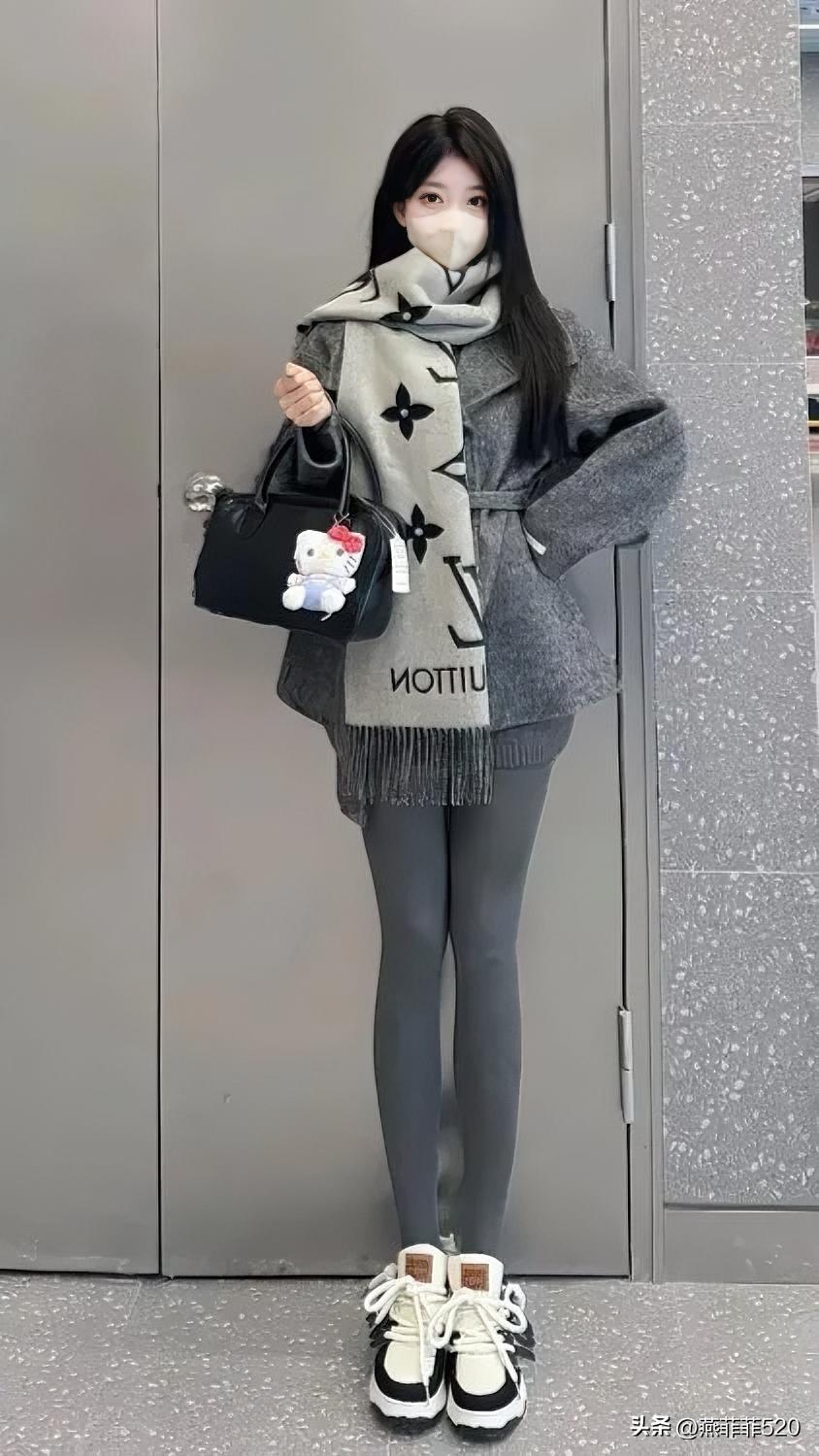 元宵佳节

今天正值正月十五，春雨悄然停歇。

清晨步出地铁口，满眼春色扑面而来