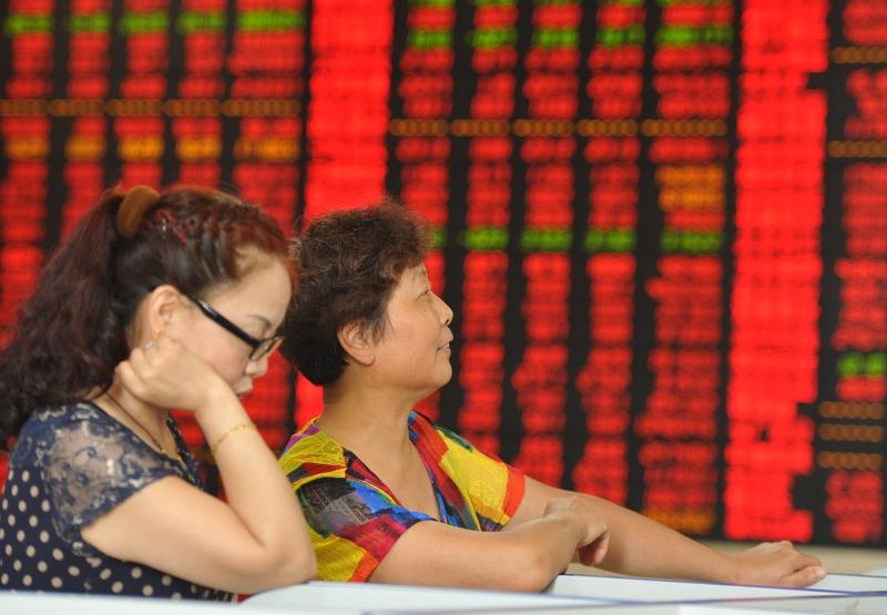 出120F中枢的走势，
4000点不就是纸糊的一样？
还在纠结于点位，
不注重个