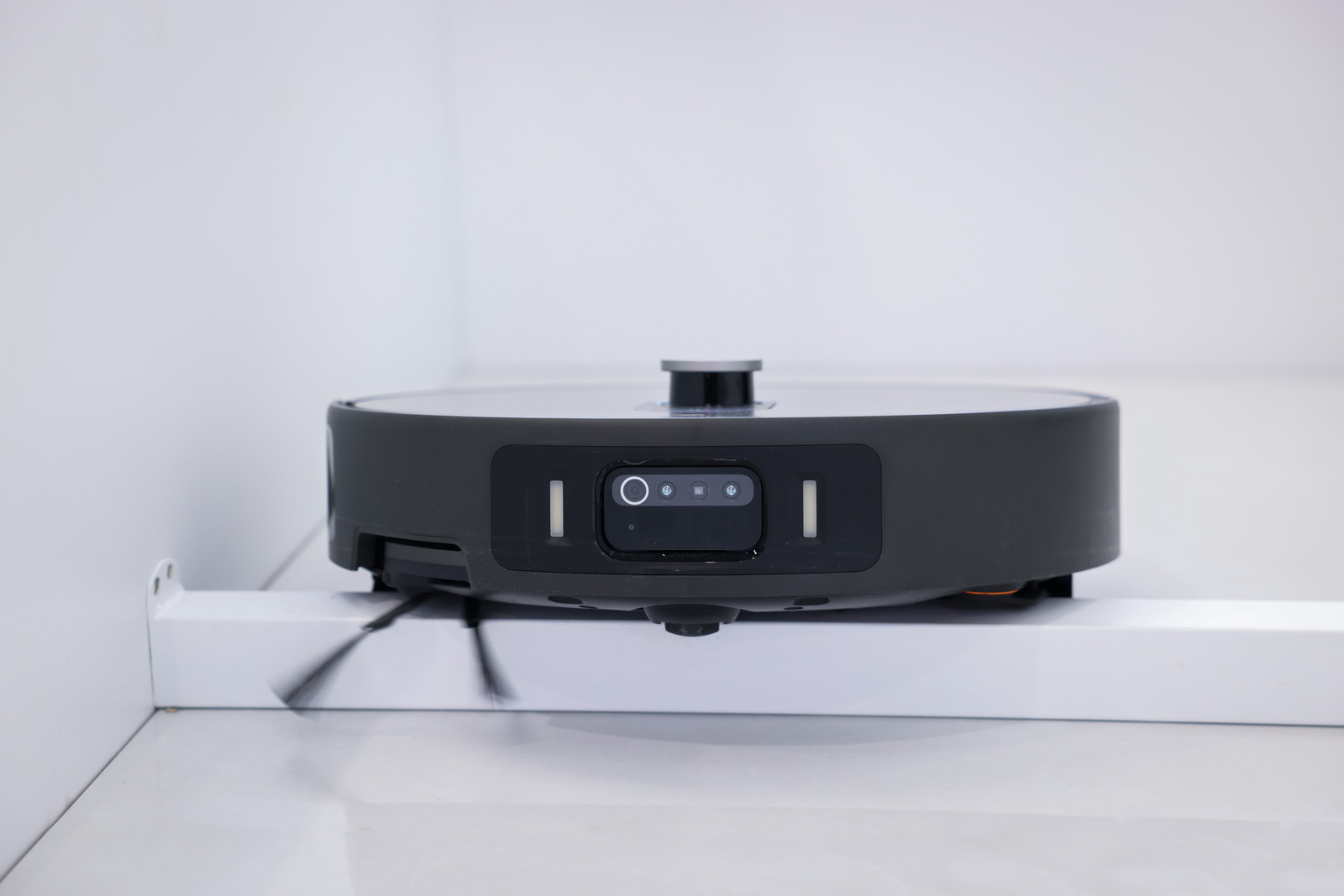 这次前方记者报道了小米的科技家电首次亮相AWE，考虑到这个汽车出海前的时间节点，