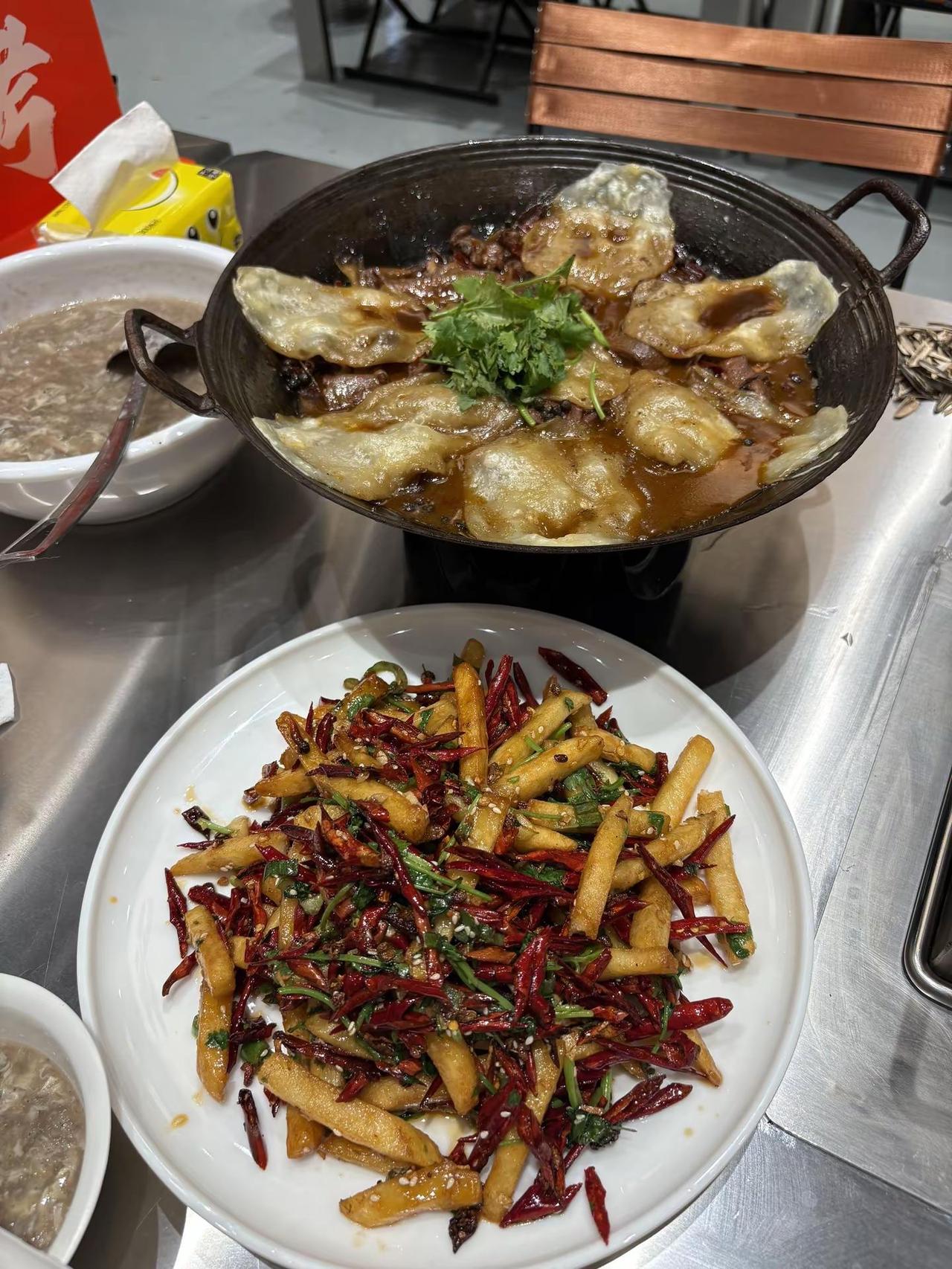 吃！吃就对了！ 别等到过几年身体叫你必须挑食的时候去后悔！（反正吃的借口一大堆）