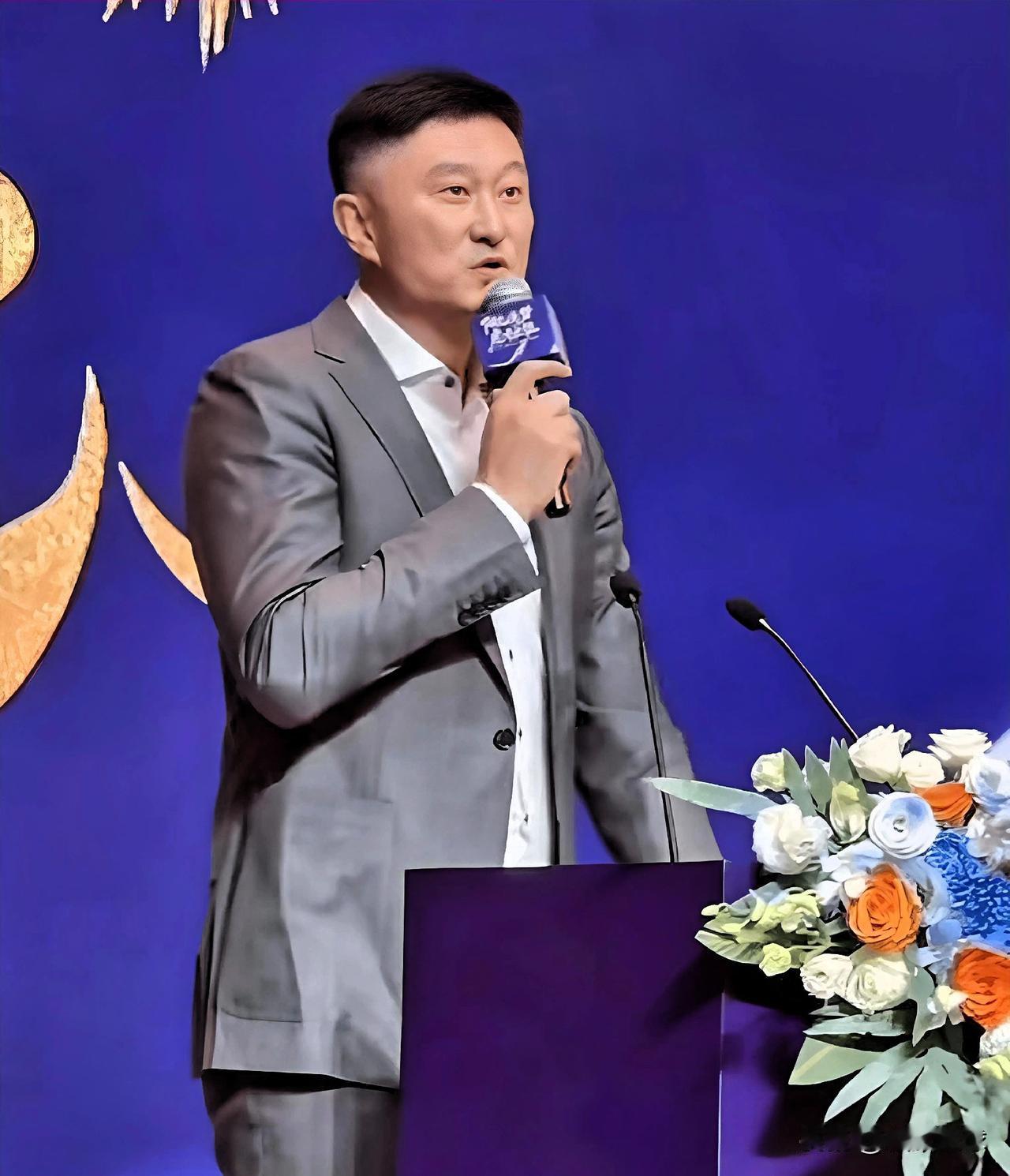 广东男篮主帅杜峰真敢说啊！
一点都不给好兄弟朱总面子。

今日，广东男篮进行新赛