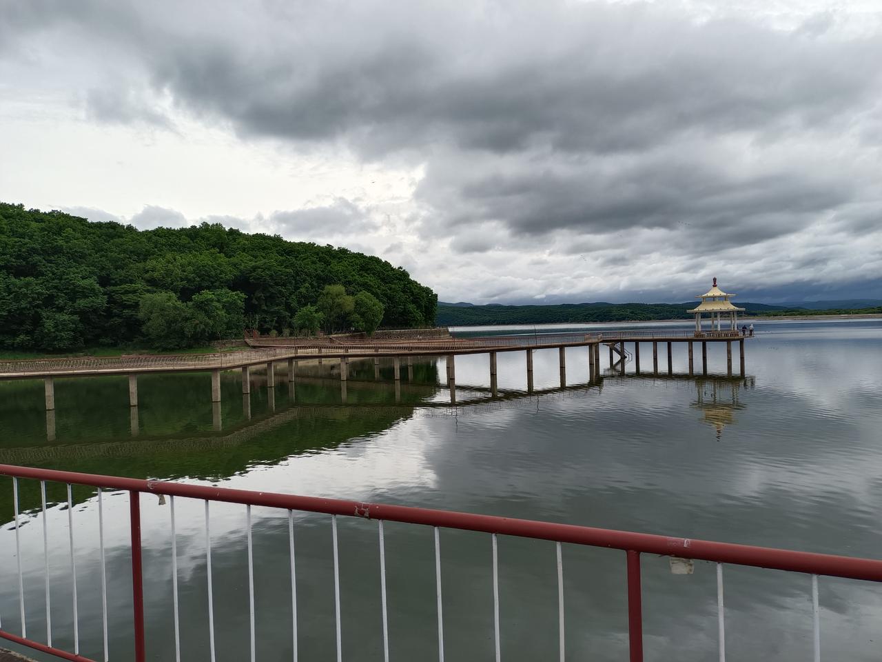 （原创）同事之间相处应该注意什么？（一定收藏）

1、不要轻易出手帮忙。俗话说，