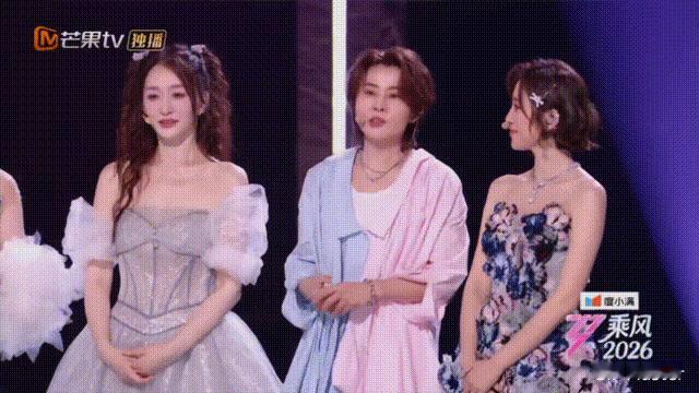 王濛和李小冉这一对的看点……我认为除了王濛一贯地看到美女就挪不动道儿以外，还有就