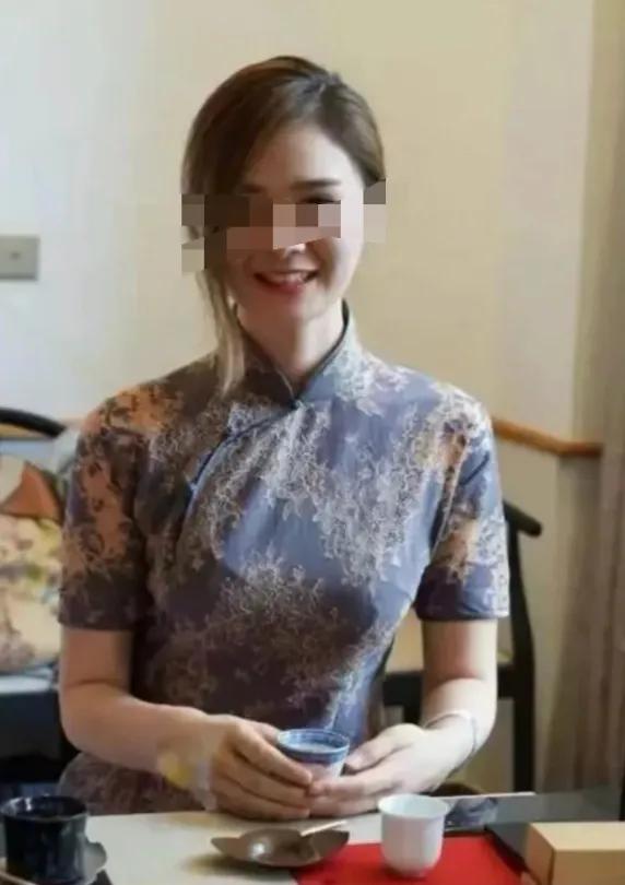 这个曹某阳，不知道大家注意到没，她和唐某杰之间的交往，她的父母是已经知道的，但是