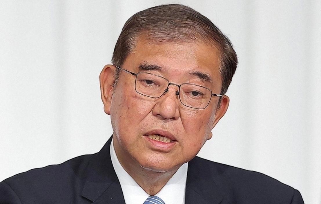 石破茂对着1.2亿日本人，问出了一个扎心问题：和中国开打之前，先看看家里有多少“