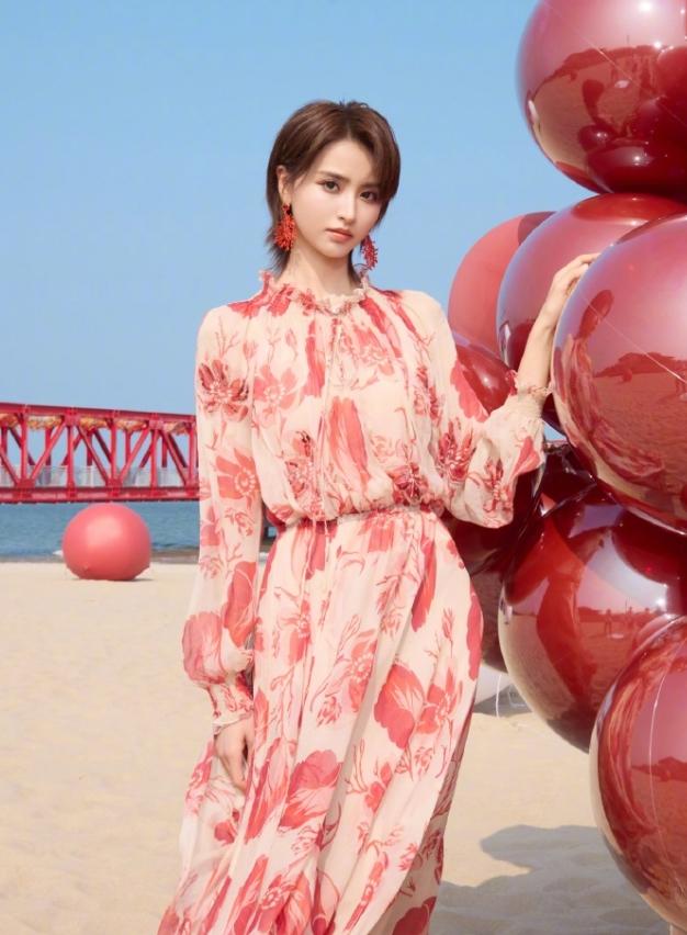 金子涵到底是退的哪个圈
这两年很多明星把退圈当儿戏，金子涵宣布退圈后参加时尚活动