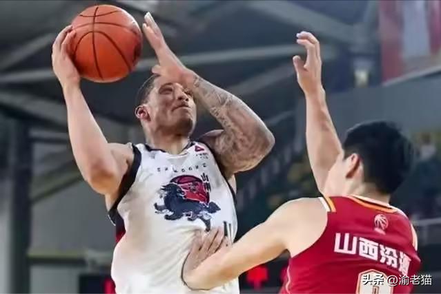 山东男篮双外援闪耀赛场！约翰逊11投10中+7次助攻，斯蒂尔10中8狂砍27分