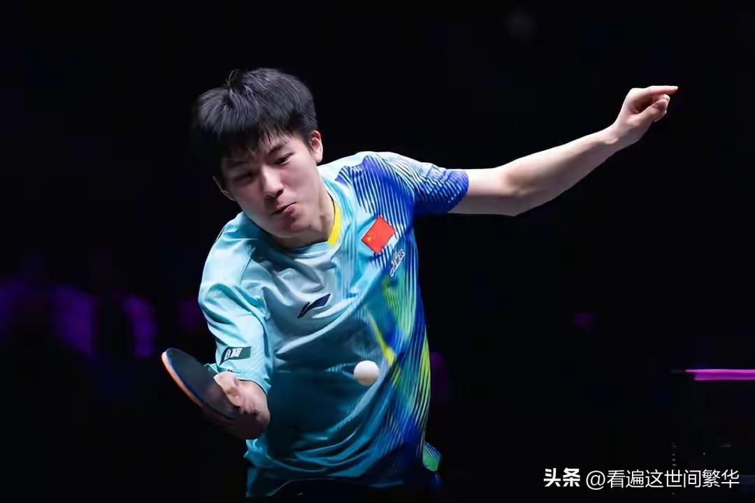 重庆冠军赛男单决赛温瑞博1：4输给了
小勒布伦，感觉还是前三板控制的不好，
小布