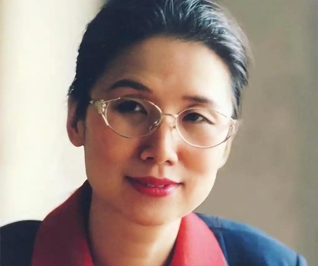 中科院教授杨佳：29岁双目突然失明，遭失明被丈夫和孩子无情抛弃，丈夫携女儿人间蒸
