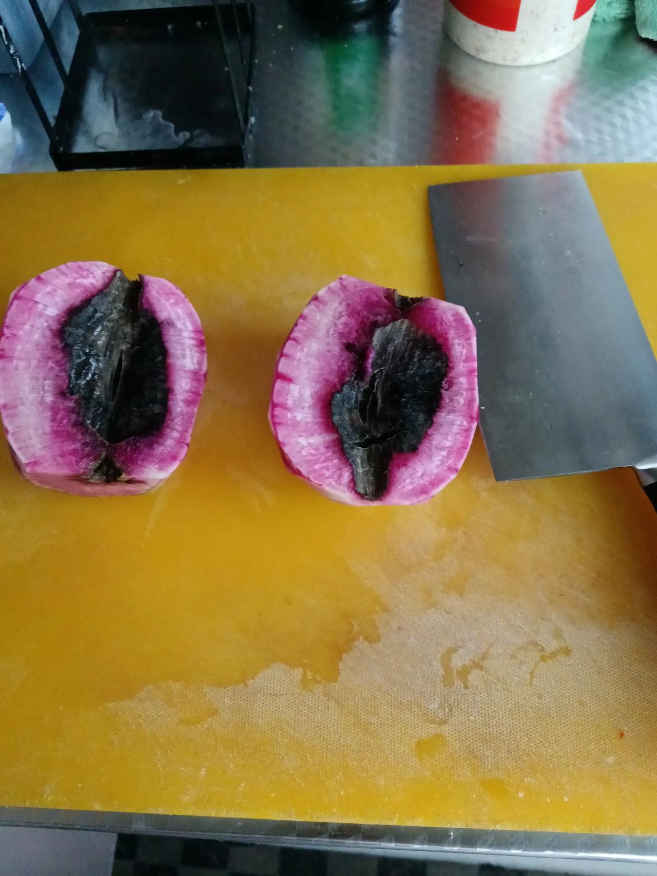 哎呦喂，我的命咋这么苦啊？

我的命比黄连还苦，前天买了一个萝卜，花了三块钱，而