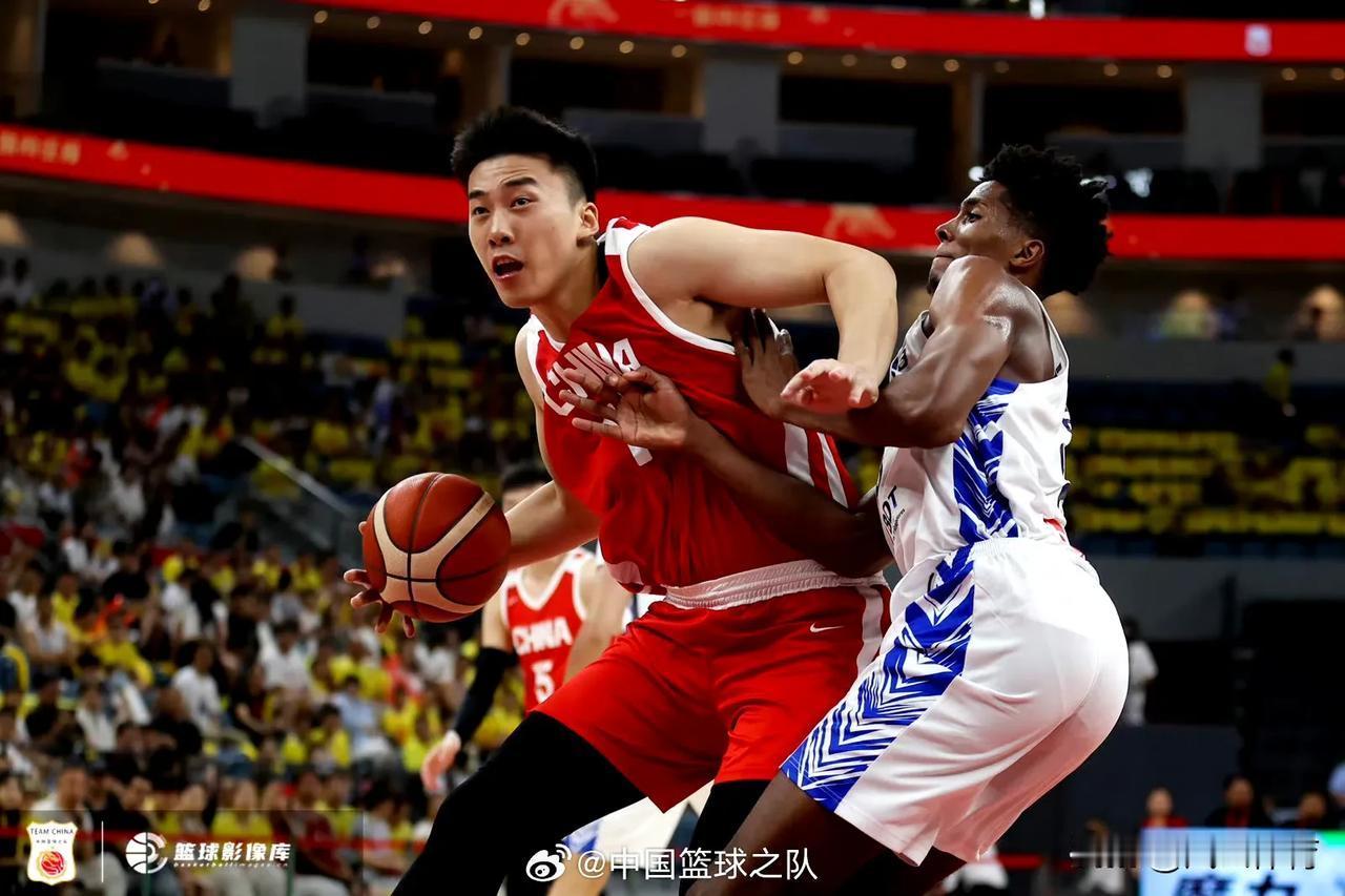 中国男篮热身赛取得两连胜！球队主力框架基本出炉，分别是：赵睿、胡明轩、廖三宁、程